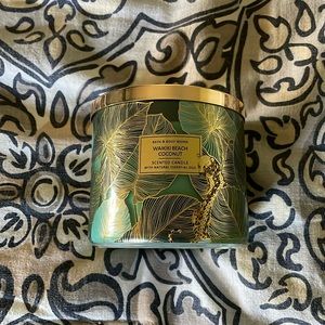 Bath & Body Works Waikiki Beach Coconut Candle